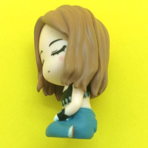 LE SSERAFIM ANTIFRAGILE FIGURINE - Picture 3 of 4